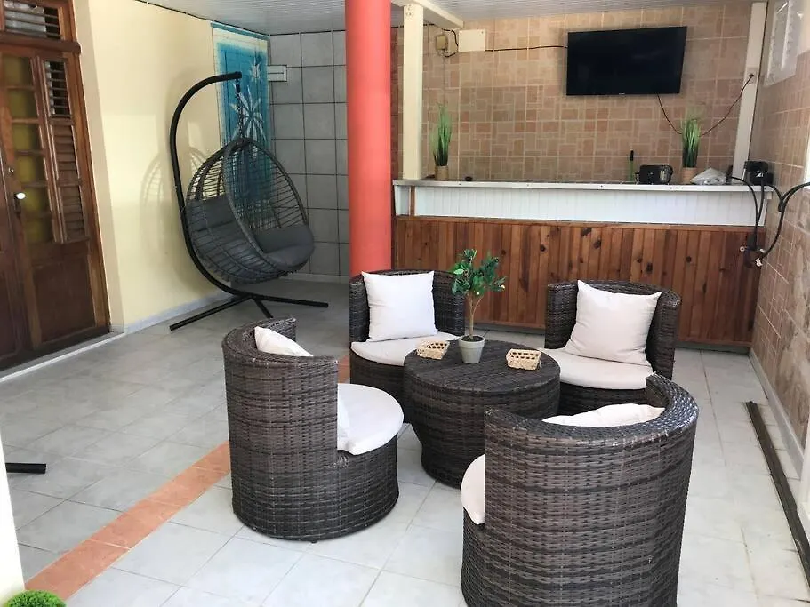 Villa Red Palmer -Sauna Jacuzzi Gros-Morne 0*,